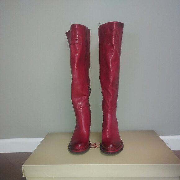 AS98  Knee High Red Italian Leather Boots - Size 38 (7.5/8 US) NWT - Picture 1 of 10